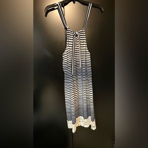 Crown and ivy sundress like new condition! Pretty and comfortable!